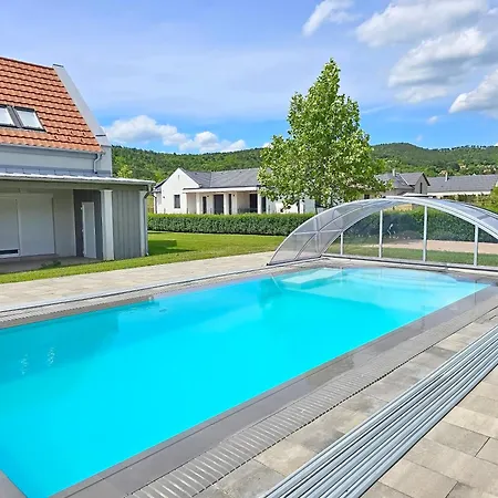 P&g Balaton Poolside - Biro Tours Nr 122 Balatongyörök