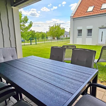 Apartmán P&g Balaton Poolside - Biro Tours Nr 122 Balatongyörök