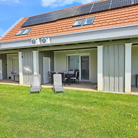 P&g Balaton Poolside - Biro Tours Nr 122 *