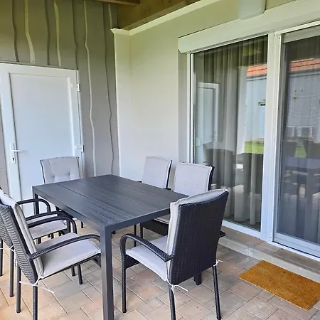 Apartmán P&g Balaton Poolside - Biro Tours Nr 122 *
