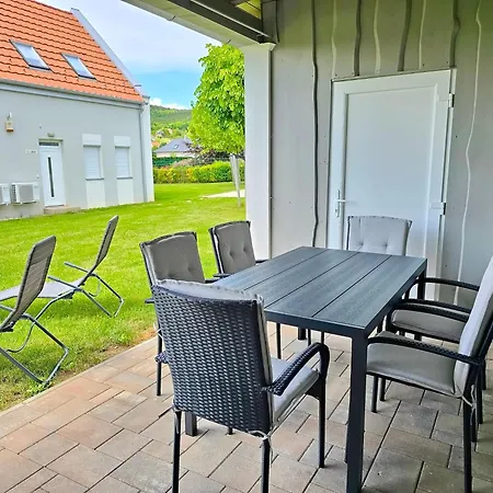 P&g Balaton Poolside - Biro Tours Nr 122 Apartmán
