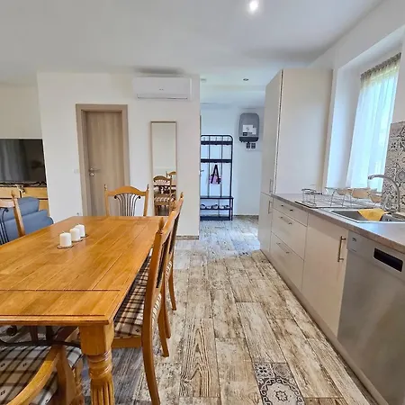 Apartmán P&g Balaton Poolside - Biro Tours Nr 122 *