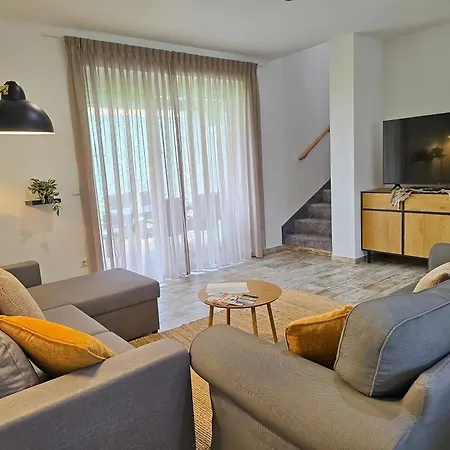 Apartmán P&g Balaton Poolside - Biro Tours Nr 122