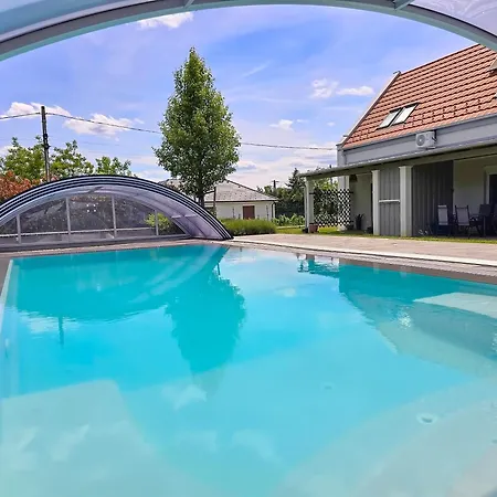 P&g Balaton Poolside - Biro Tours Nr 122 Apartmán Balatongyörök